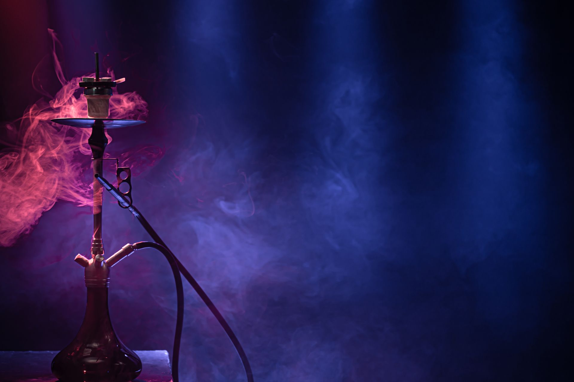 Онкологи: одна кальянная сессия сопоставима со 100 сигаретами