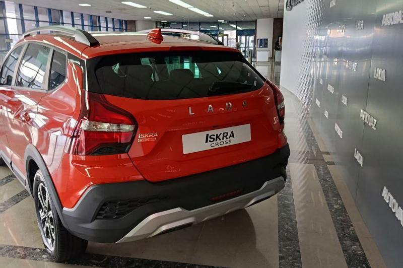 АвтоВАЗ представил Lada Iskra Cross – старт производства в 2025 году