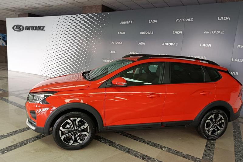 АвтоВАЗ представил Lada Iskra Cross – старт производства в 2025 году