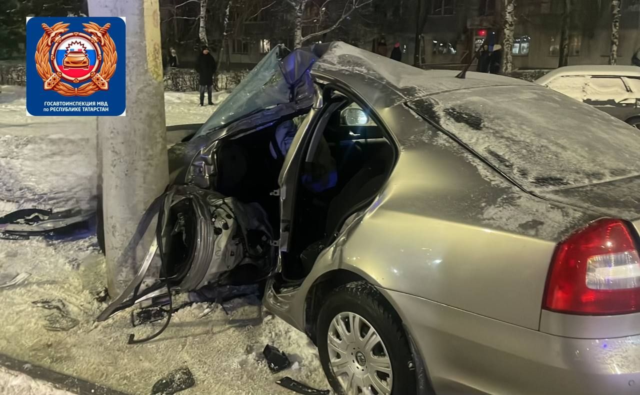 Смертельное ДТП произошло в Челнах: водитель легковушки врезался в столб