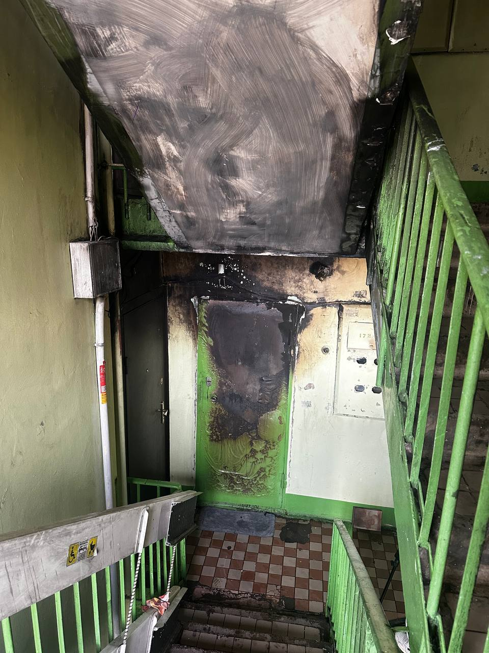Пожар в Челнах: двое выпрыгнули из окна, девушка в реанимации