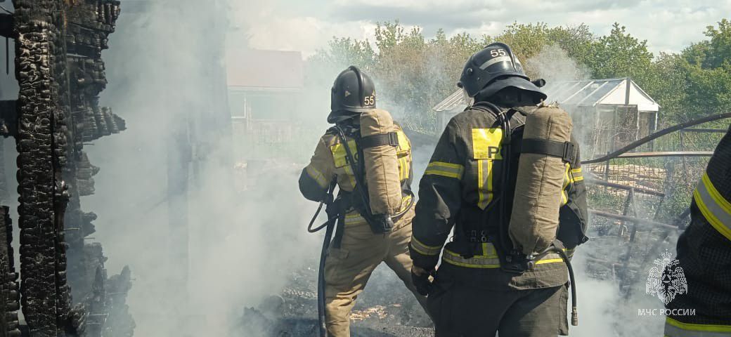 В Челнах при пожаре в дачном домике найдено тело погибшего