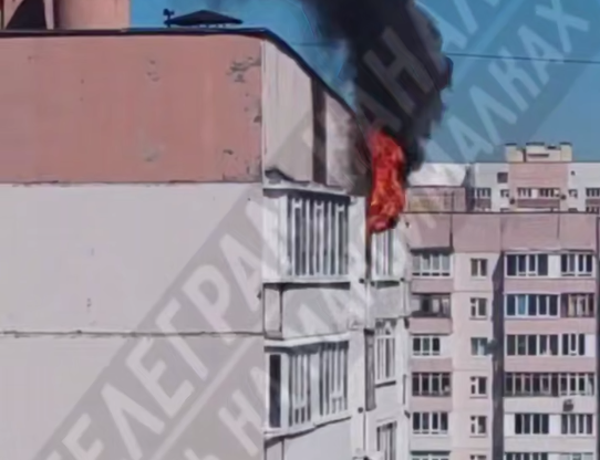 В Казани пожар на Абсалямова: жильцы эвакуированы, пострадавших нет