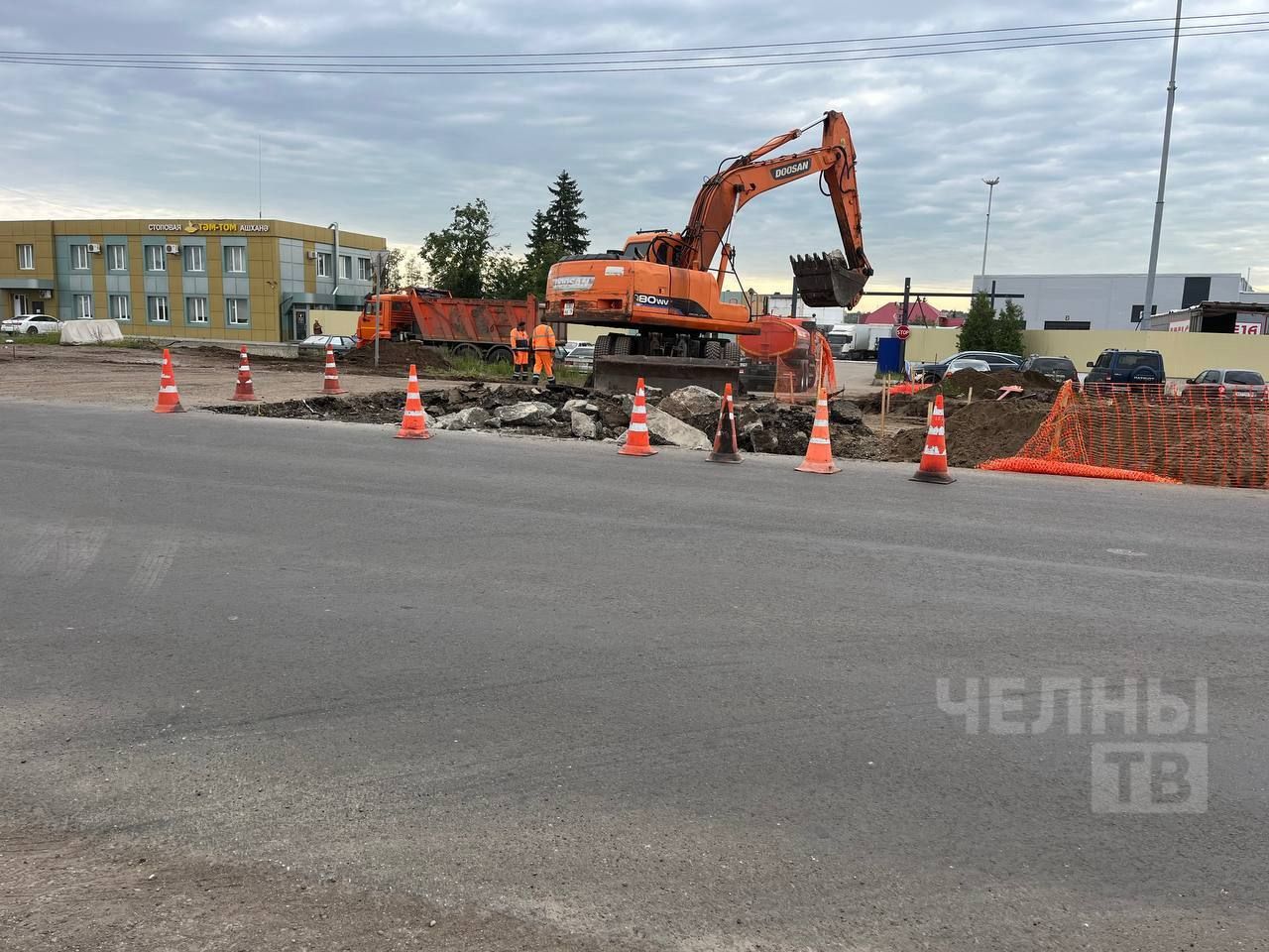 Наиль Магдеев оценил ход капремонта  на улице Магистральная в Челнах