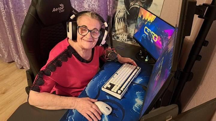 76-летняя стримерша Бабушка Ольга продала скины CS2 из-за долгов семьи