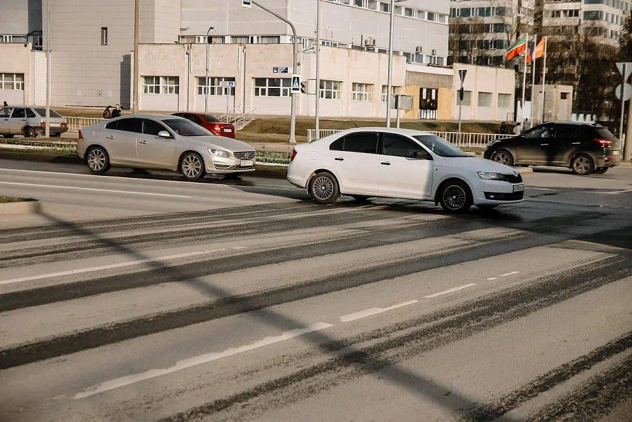 В Челнах начали ремонт колейности на загруженных перекрёстках города