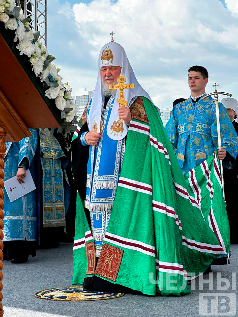 Патриарх Кирилл впервые посетил Набережные Челны и осветил закладку собора