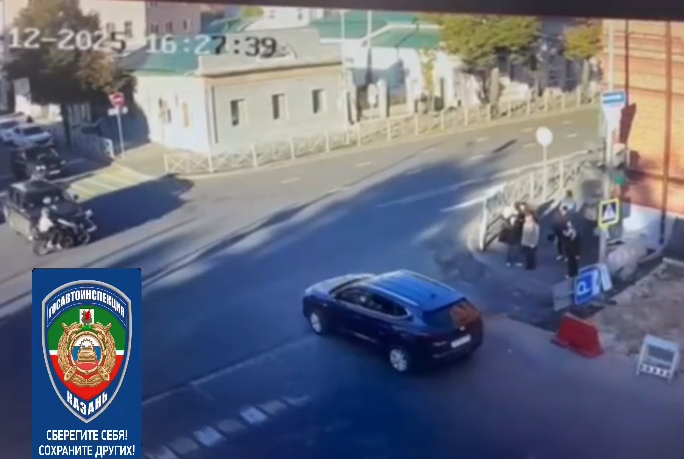 В центре Казани байкер и пассажирка пострадали в ДТП с Lexus