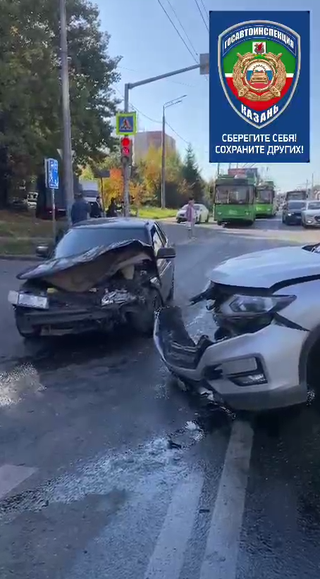 В Казани в ДТП с Nissan пострадали четыре человека
