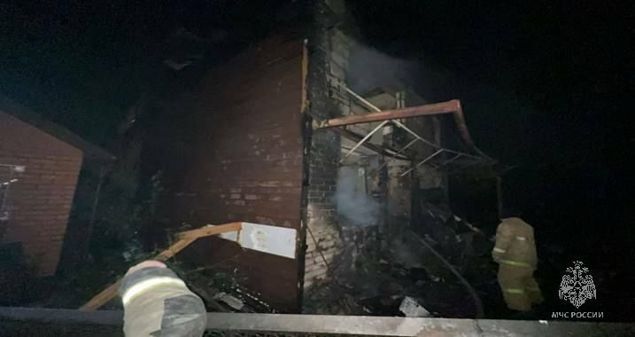 Два человека погибли при пожаре в татарстанском селе из-за сигареты