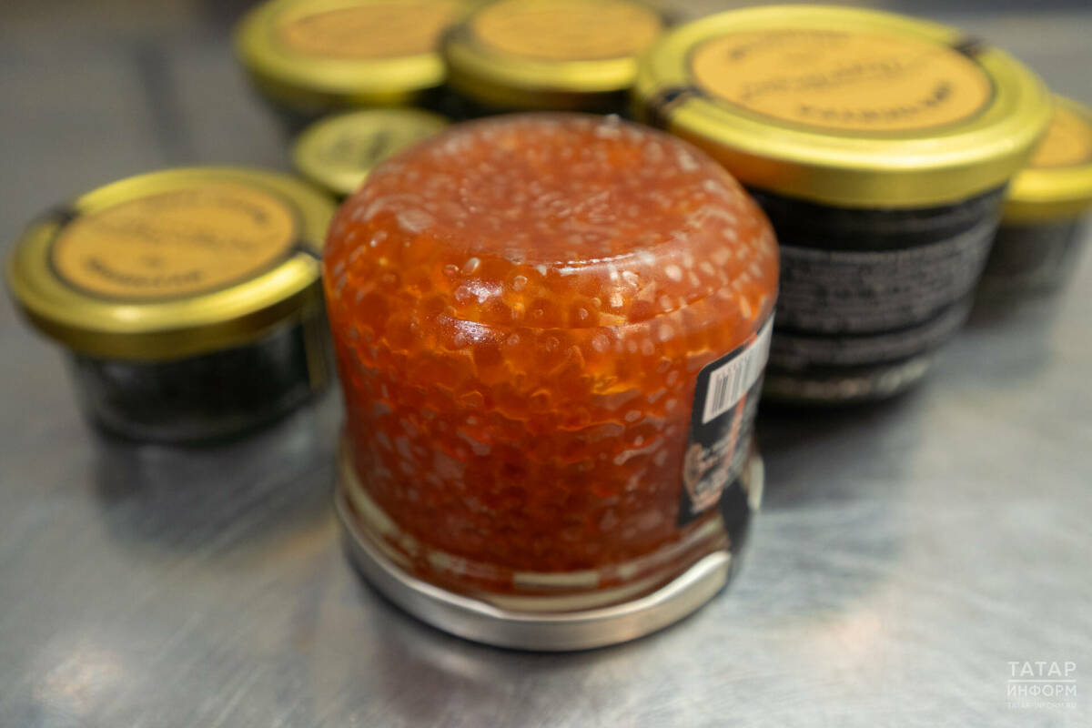 Казанец стал жертвой мошенников при покупке красной икры