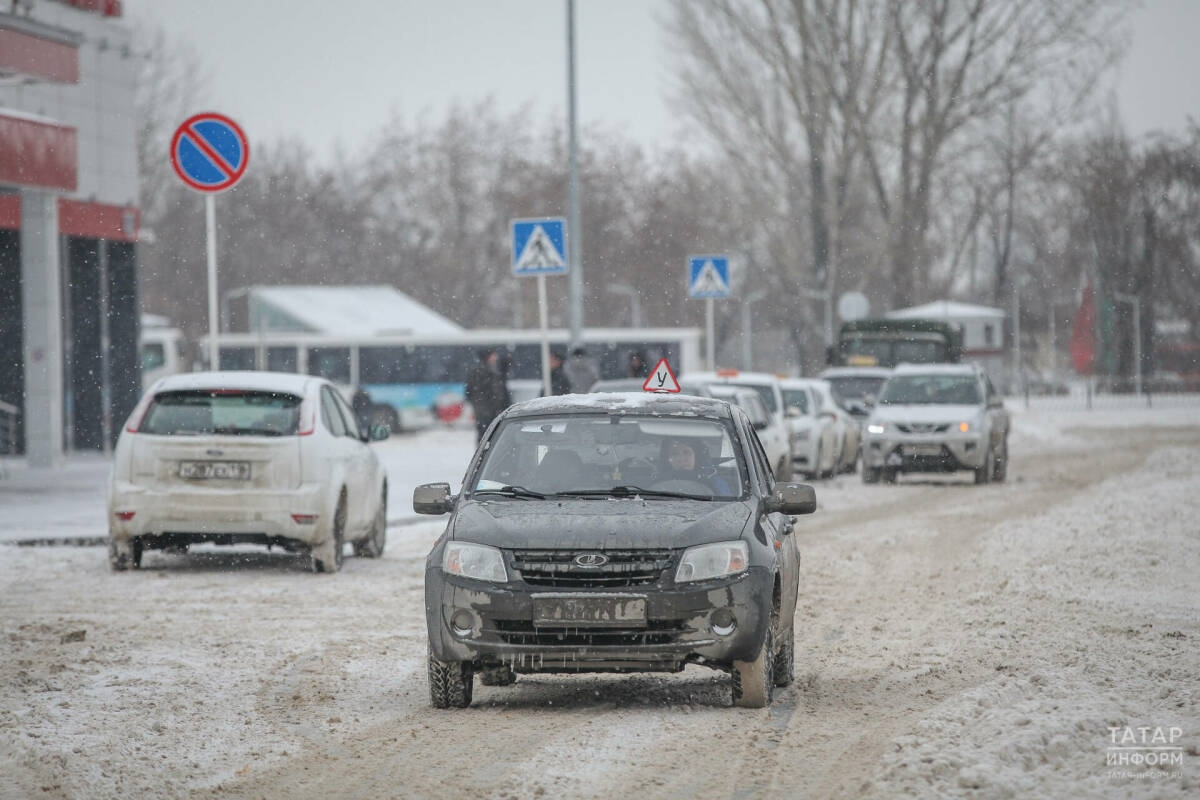 В России обновят программы автошкол: дистанционная теория с 2026 года