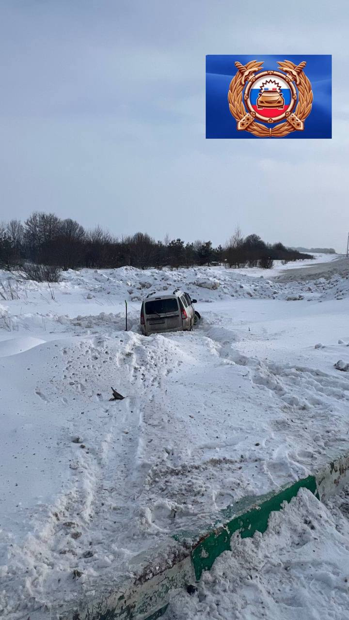 В Лаишевском районе иномарка врезалась в «Лада Ларгус» при развороте