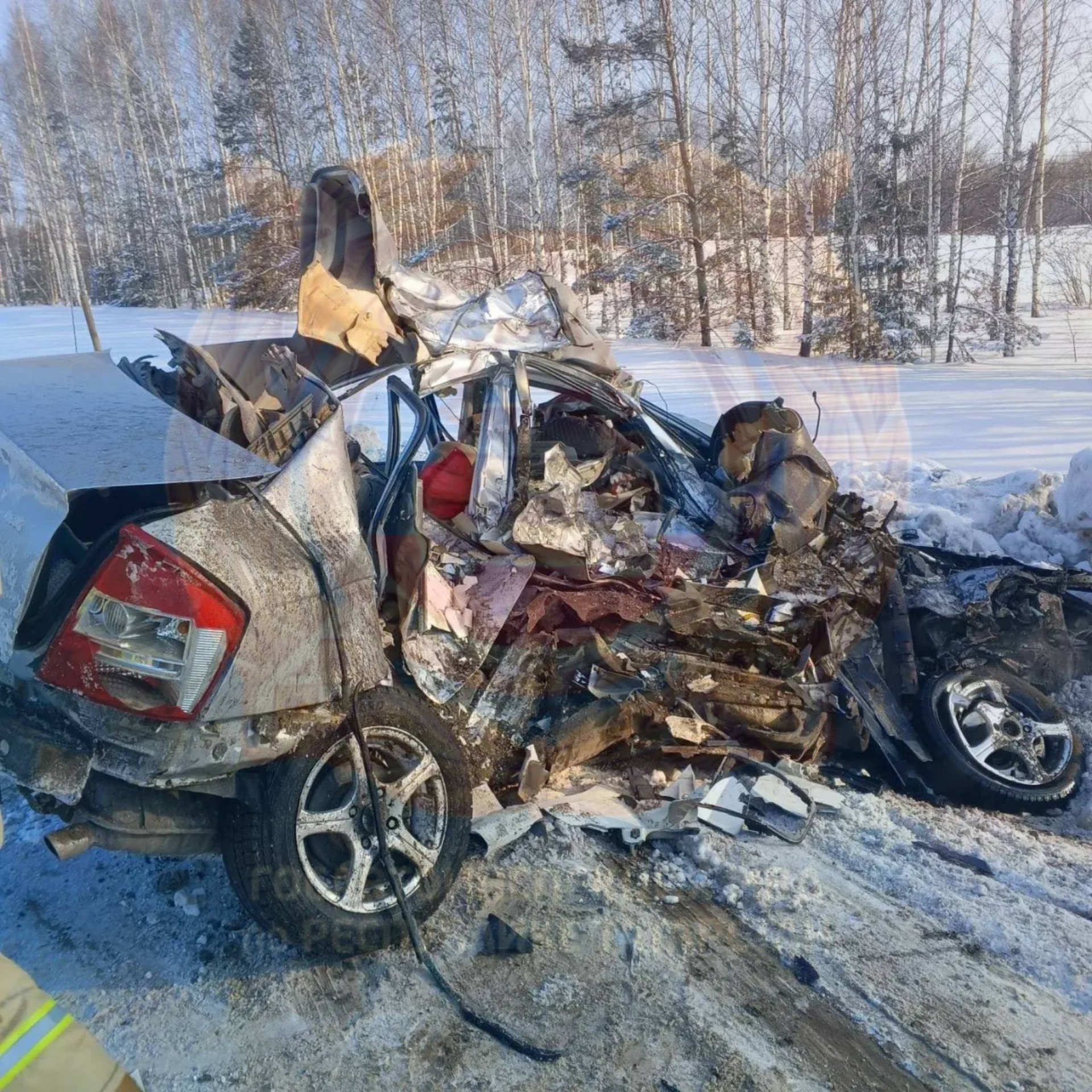 В Татарстане KIA выехала на встречку и столкнулась с «КамАЗом», погибли трое