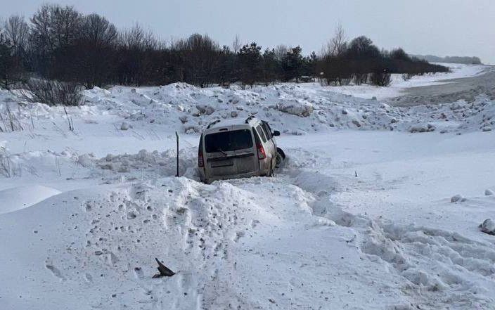 В Лаишевском районе иномарка врезалась в «Лада Ларгус» при развороте