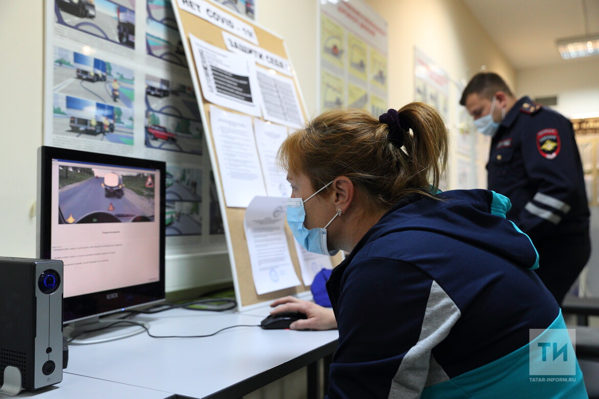 Россиянам разрешат дистанционно изучать теорию в автошколах с 1 марта