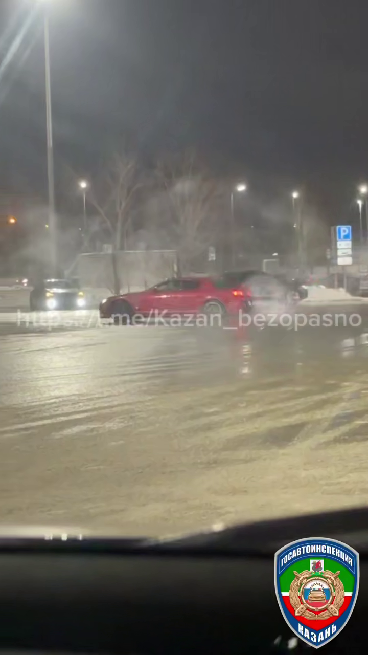 В Казани водитель Mazda наказан за дрифт в центре города