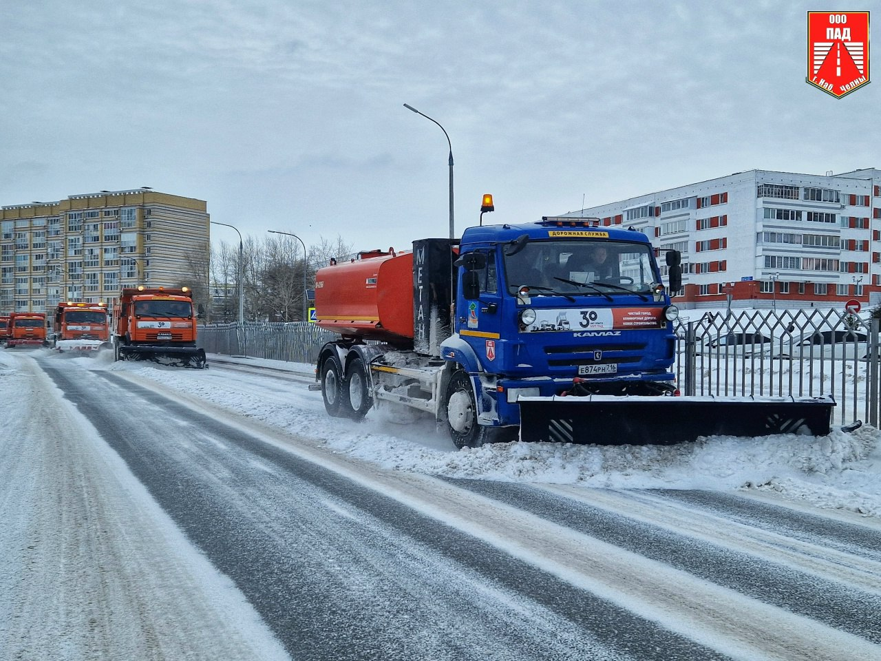 Снежный фронт в Челнах: коммунальщики усилили уборку улиц