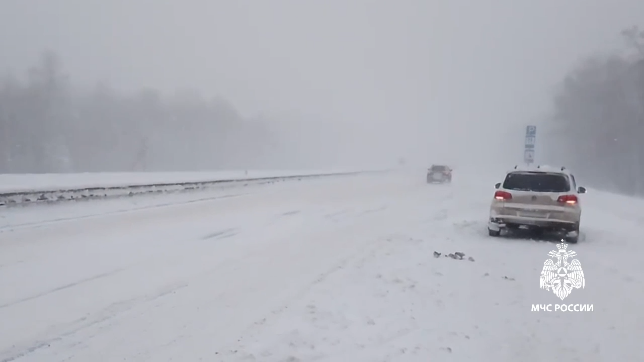 На трассе М7 в Татарстане спасли семью, застрявшую в мороз из-за поломки авто