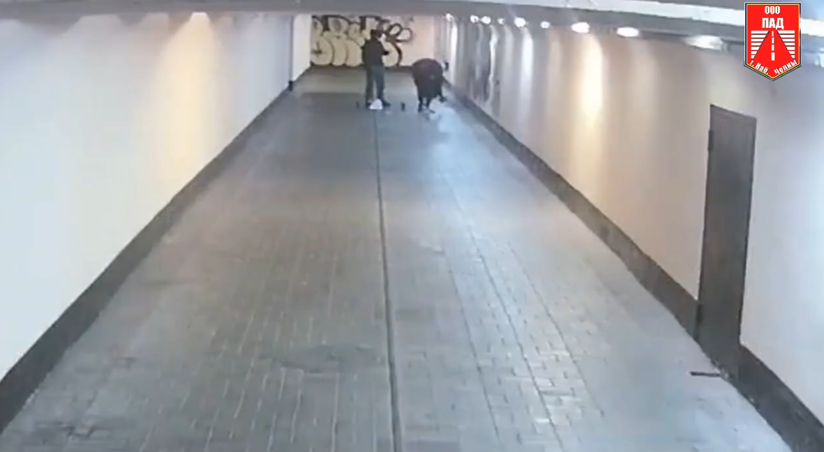 В Челнах двое молодых людей разрисовали стены подземного перехода