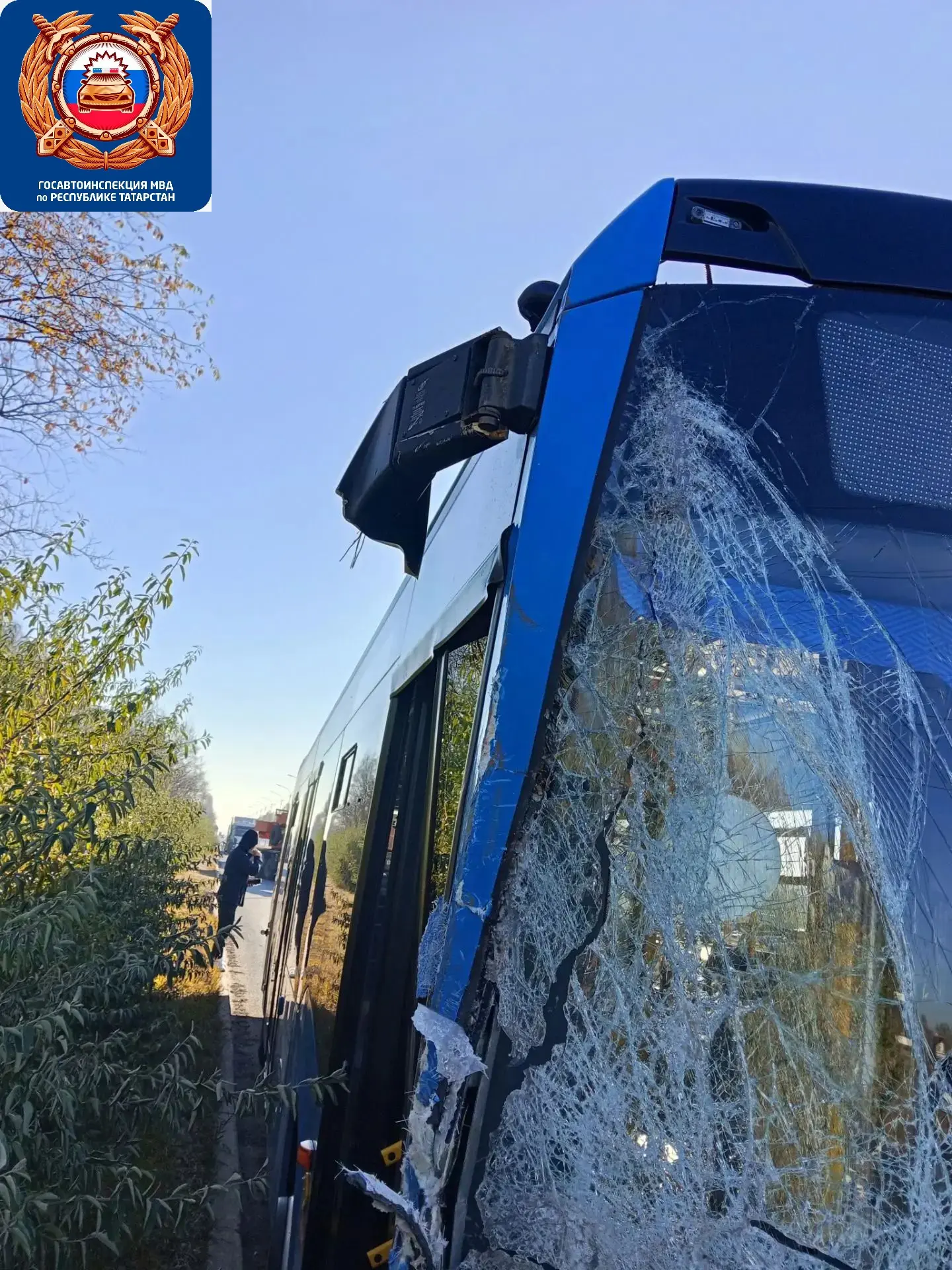 В Челнах автокран столкнулся с автобусом: пострадала пассажирка