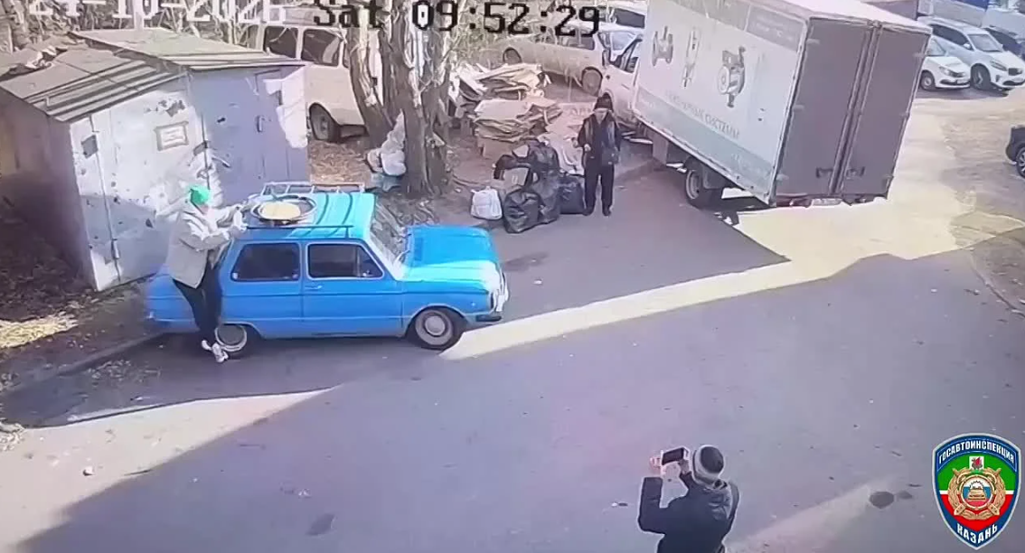 В Казани водителя «ЗАЗ» наказали за перевозку пассажира на багажнике