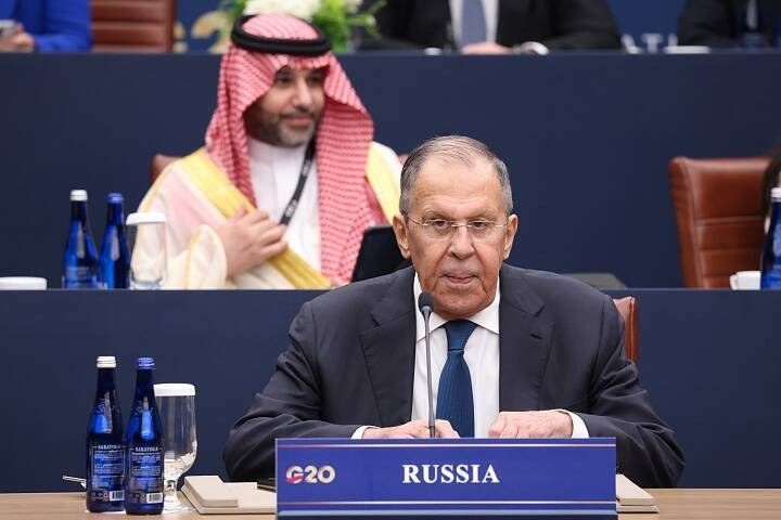 Лавров: Россия останется надежным поставщиком энергоресурсов и продовольствия