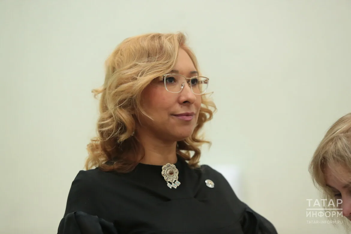 Зарипова рассказала будущим мамам Татарстана о мерах поддержки