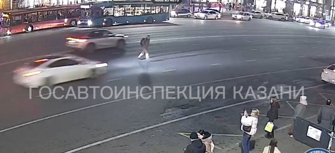 В центре Казани пешеход умер в больнице после ДТП с Hyundai