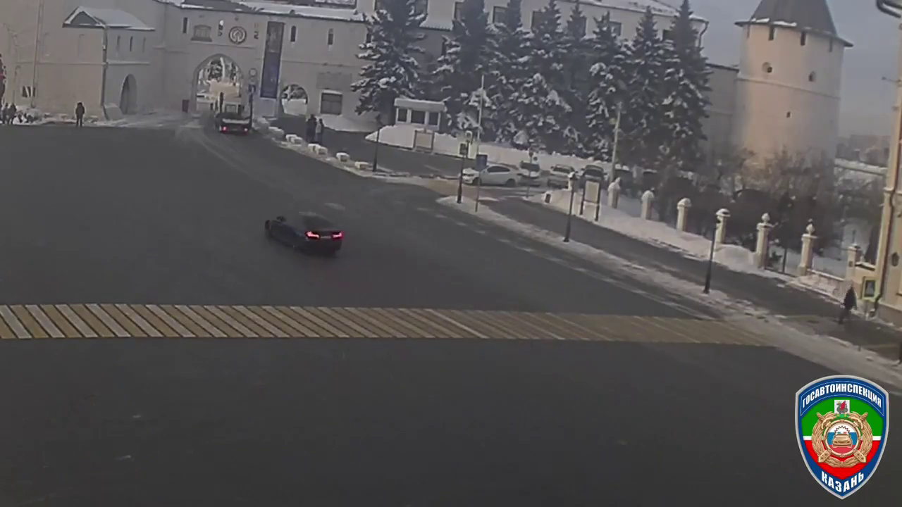 В Казани наказали водителя за опасный дрифт у Кремля