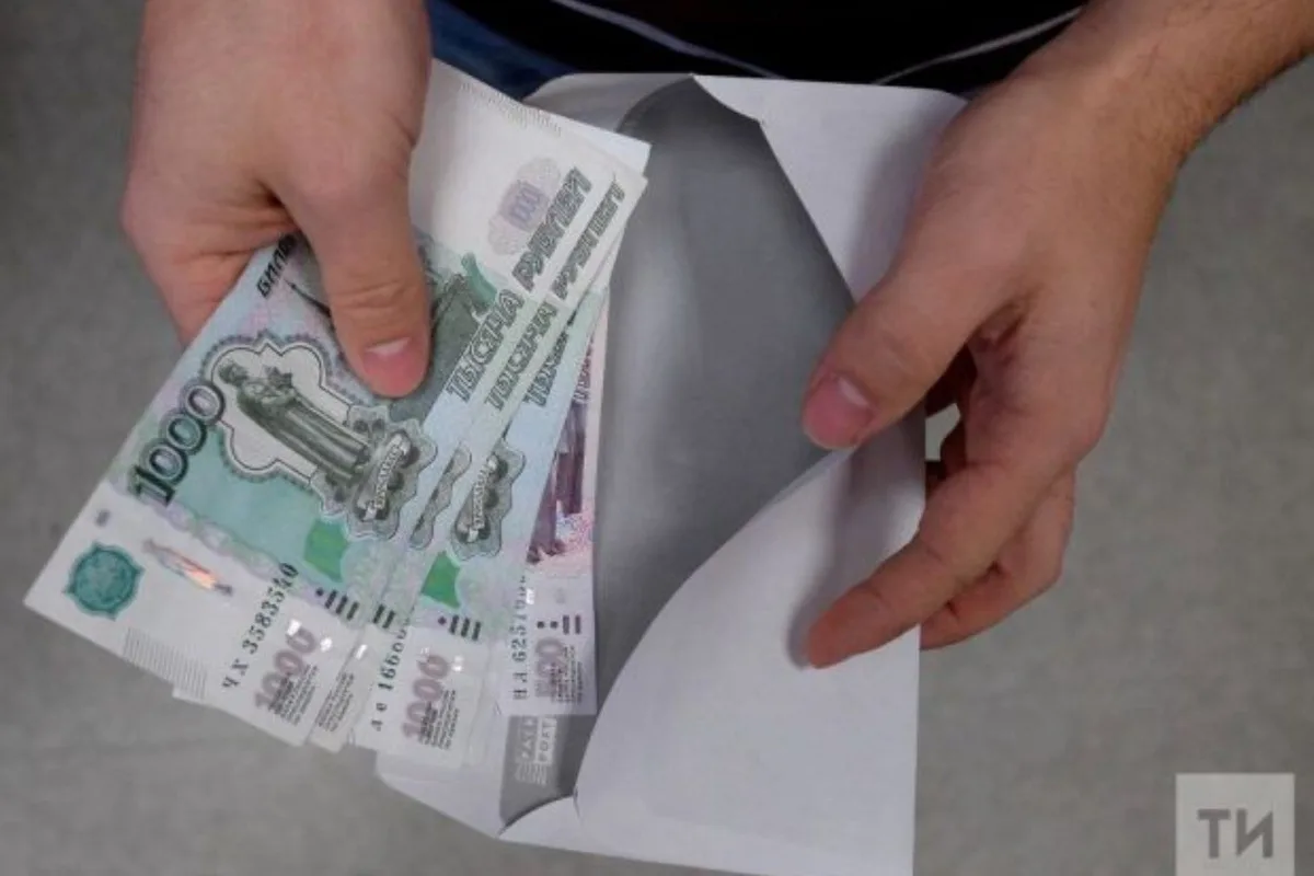 Работодателей предупредили о штрафах до 50 тысяч рублей за невыплату премий