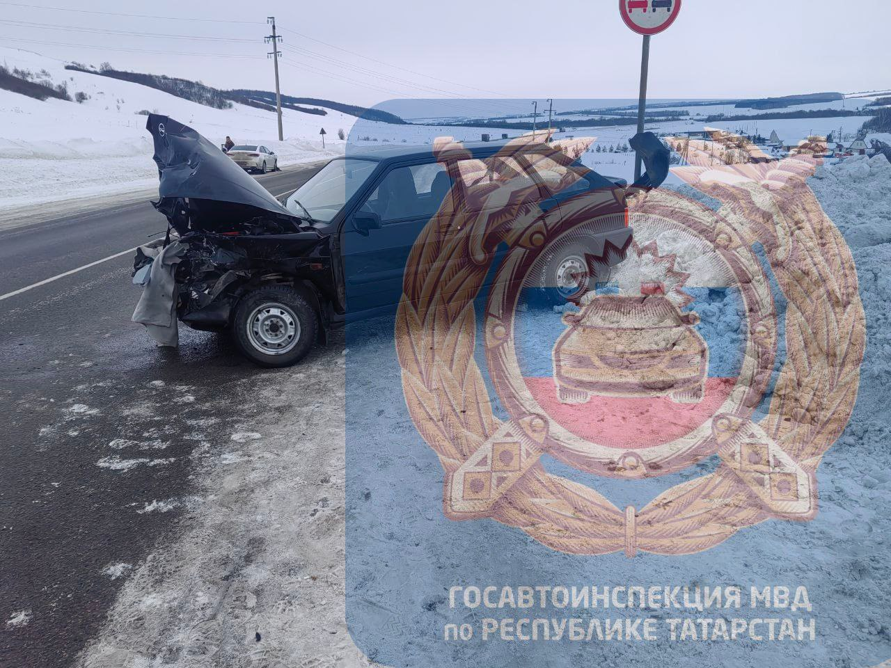 В РТ пенсионер на «Ладе» не уступил дорогу и попал в больницу