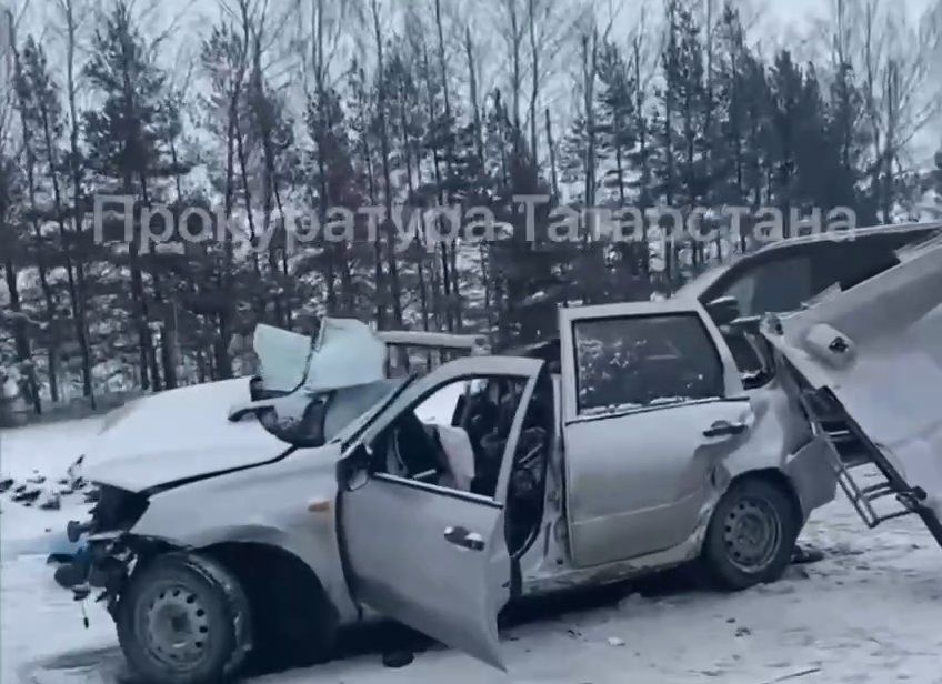 В массовом ДТП в Татарстане погибли два человека