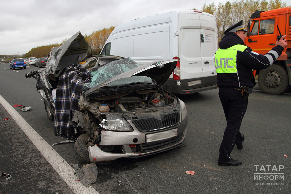 Минниханов призвал усилить контроль безопасности на дорогах Татарстана