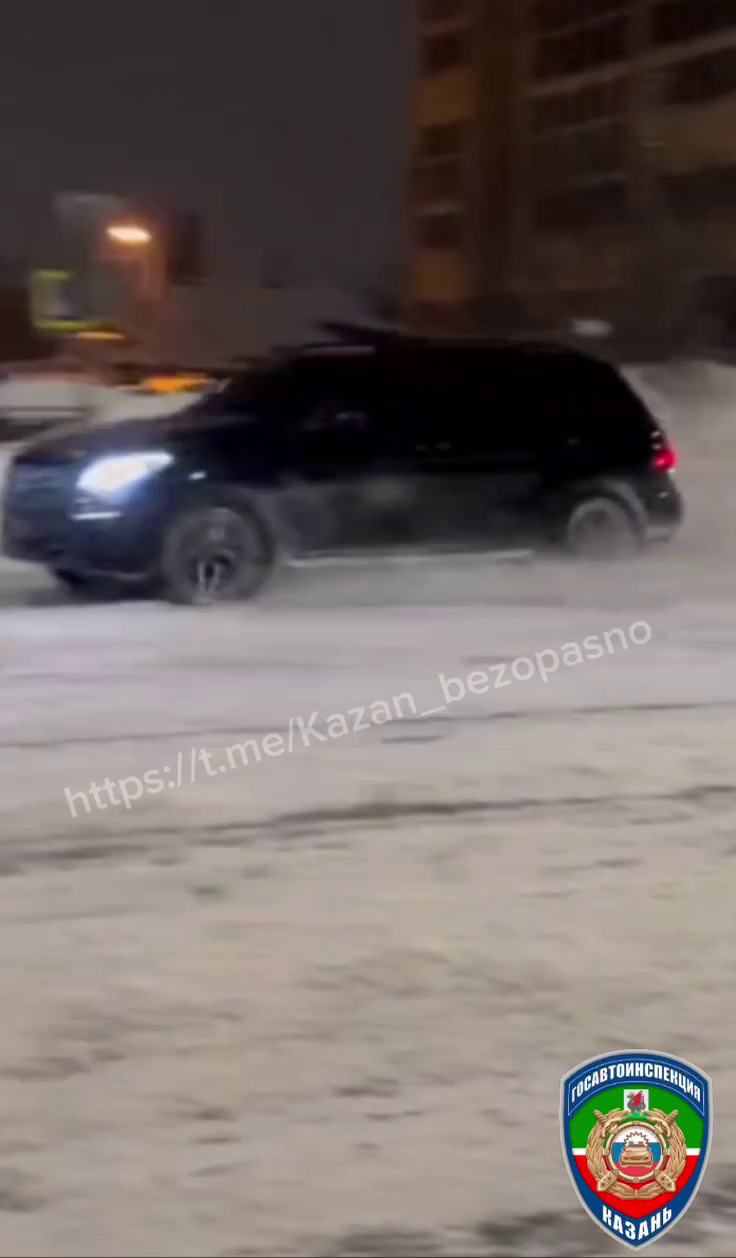 В Казани нашли водителя Mercedes за опасный дрифт по видео из соцсетей