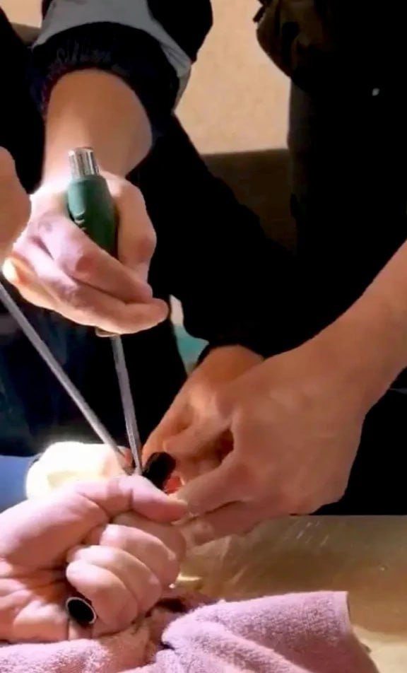 В Казани спасатели освободили палец пятилетнего мальчика из стула