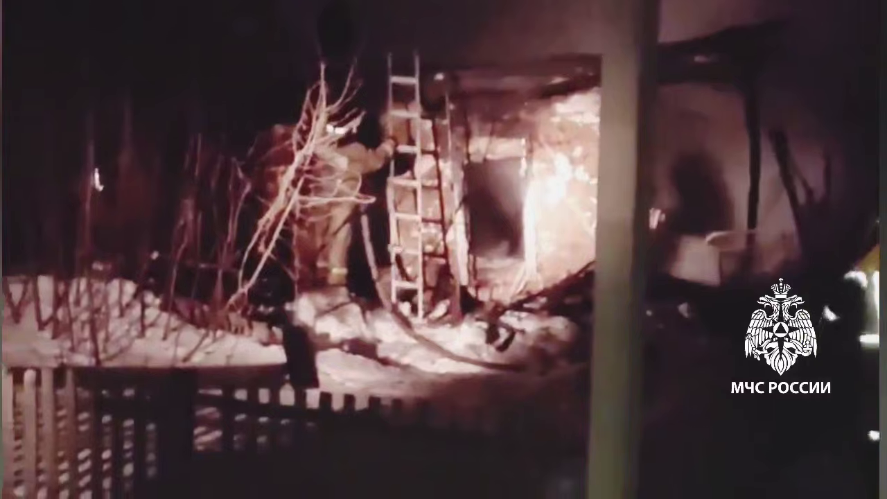 В Татарстане на пожаре в нежилом доме погиб мужчина