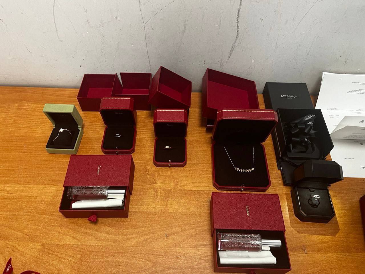 Челнинцев задержали за попытку ввоза золота из Дубая на 1,1 млн рублей