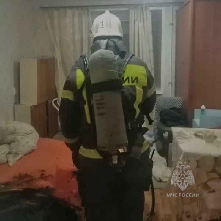 В Казани мужчина отравился дымом при пожаре из-за сигареты