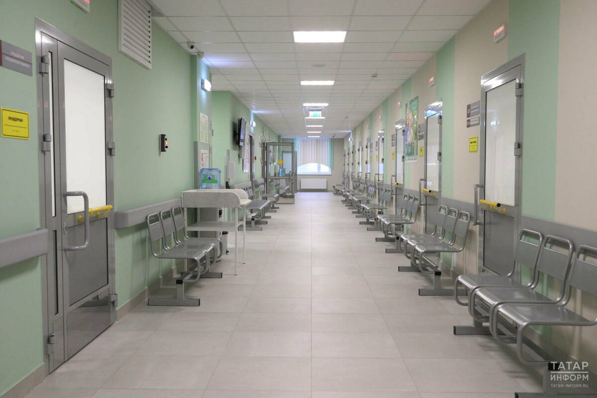 Врачи Челнов спасли женщину, которая вернулась в горящее здание за документами