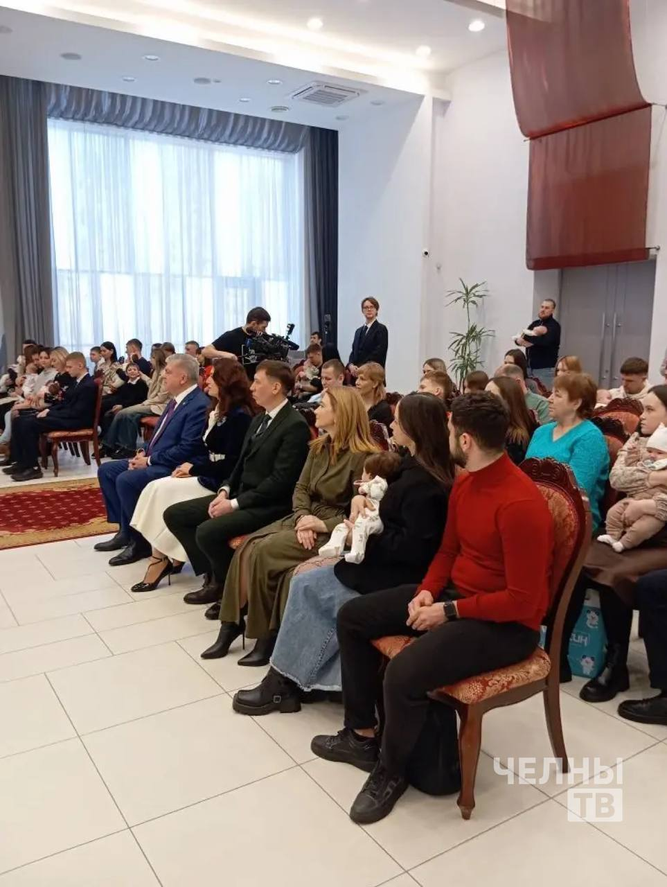 22 челнинским парам вручили сертификаты на материнский капитал