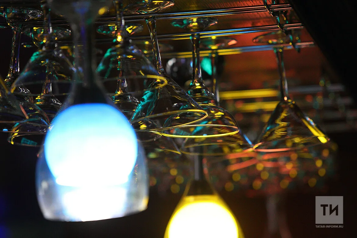 Директора бара в Казани судят за взятку ради лицензии