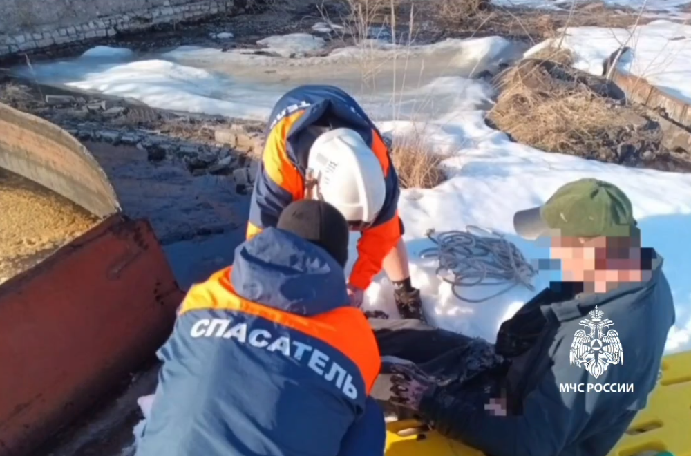 В Буинске спасли мужчину, застрявшего в емкости с мазутом