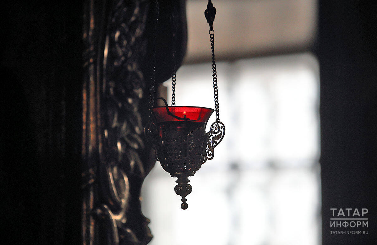 Благодатный огонь сошел в Иерусалиме перед Пасхой