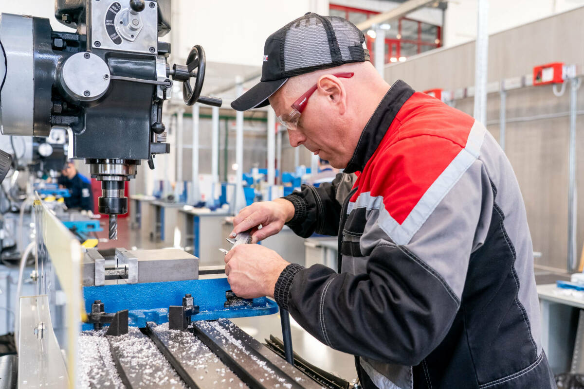 На КВЗ стартовал конкурс профмастерства «Лучший по профессии»