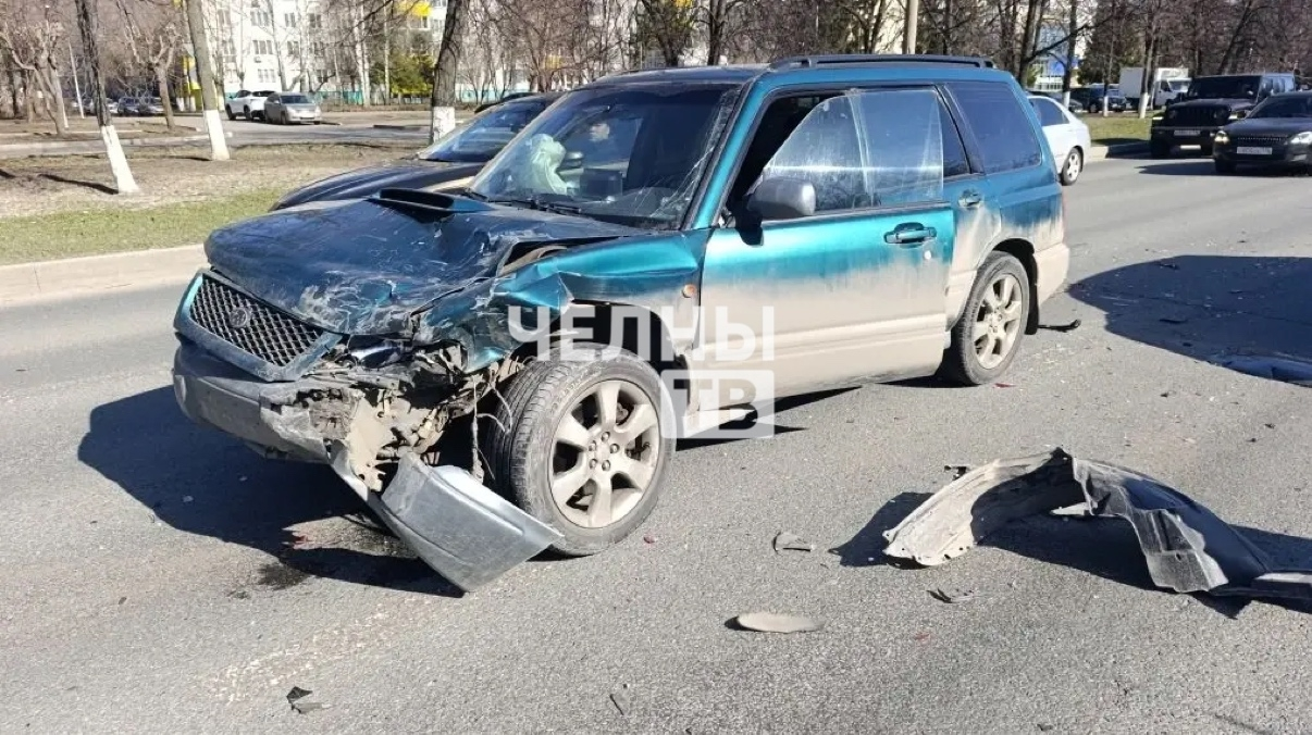ДТП в Челнах: столкнулись три автомобиля