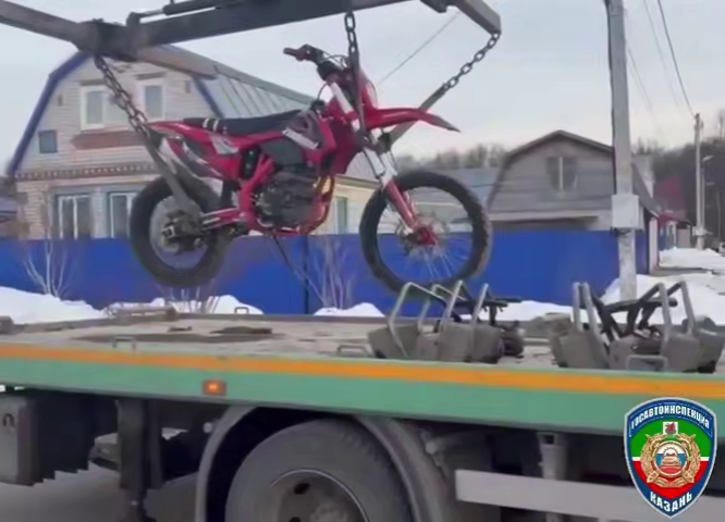 В Казани наказали 17-летнего питбайкера за опасные трюки на улице