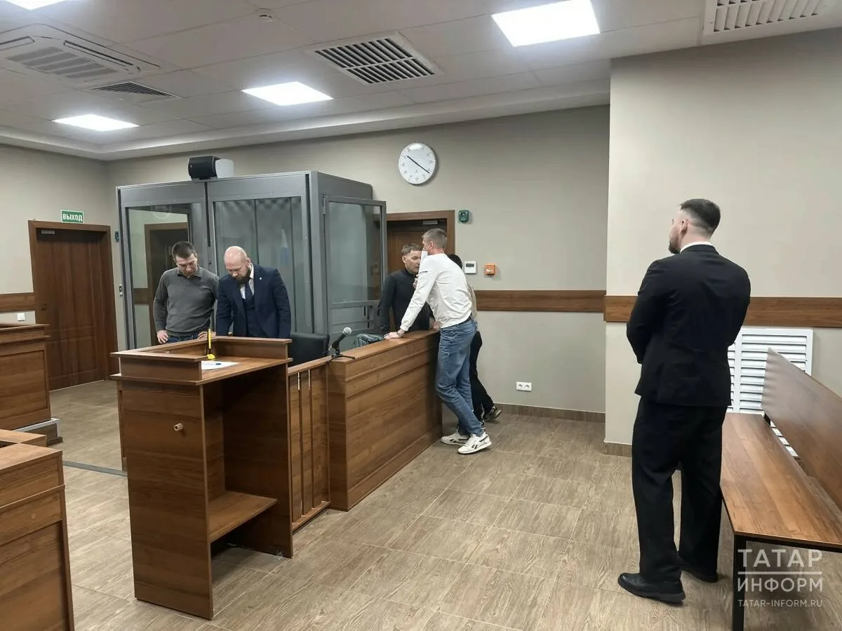 Суд продлил домашний арест инспекторам ДПС в Казани