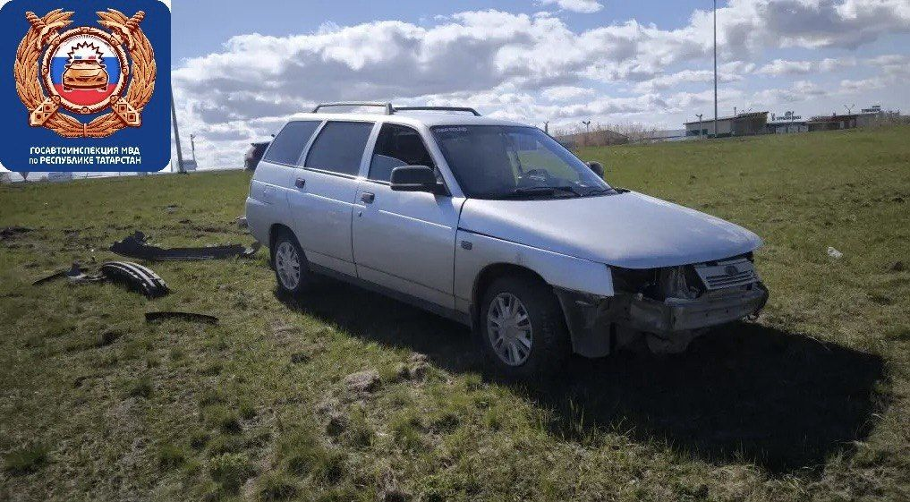 В Челнах водитель попал в больницу после наезда на бордюр