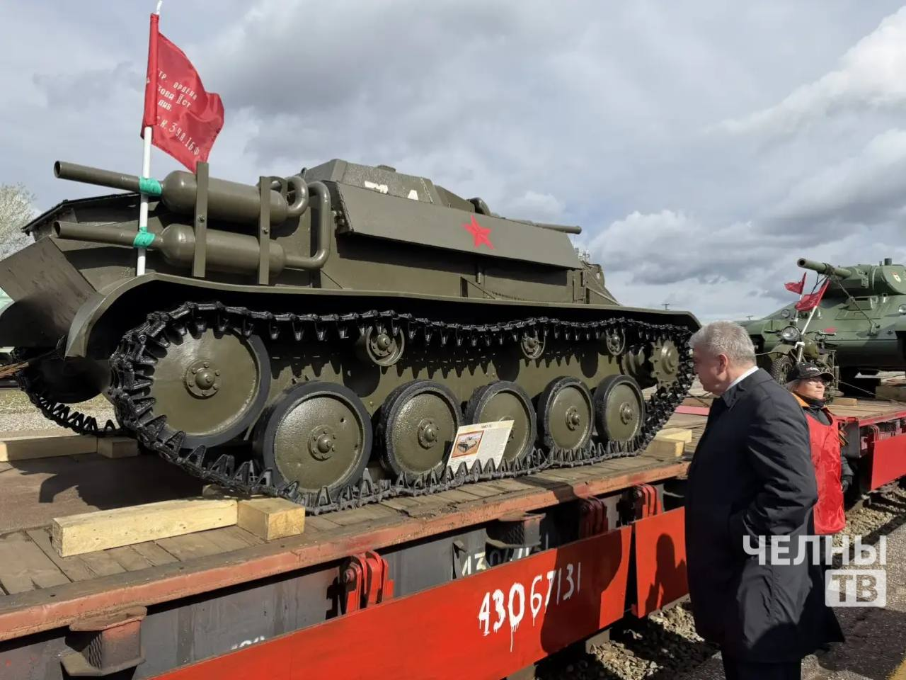 «Паровоз Победы» прибыл в Челны с техникой и полевой кухней